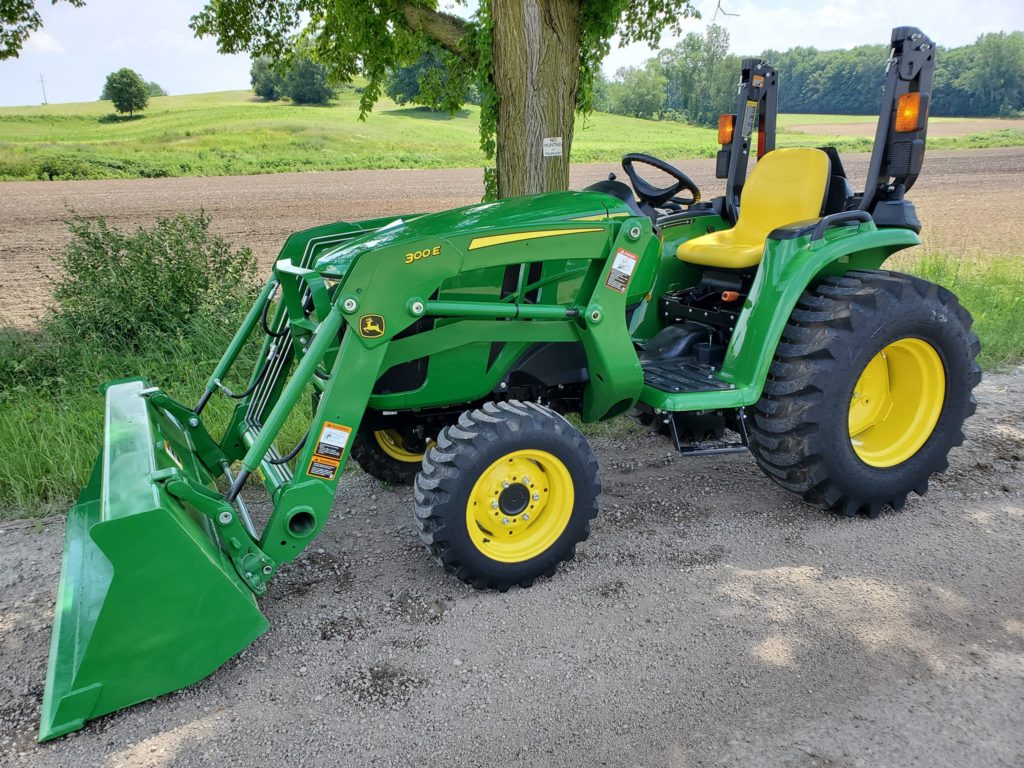 2018 John Deere 3032E Compact Tractor - ReGreen Equipment