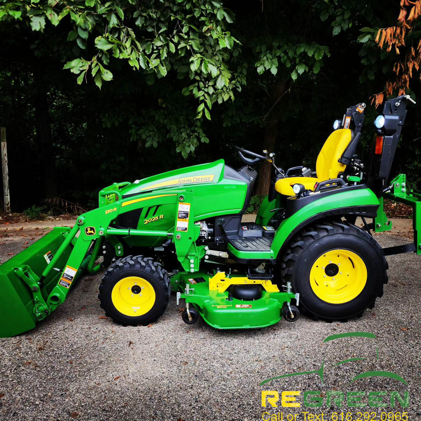 2019 John Deere 2025R Sub Compact Tractor & Attachments Package - Image 4