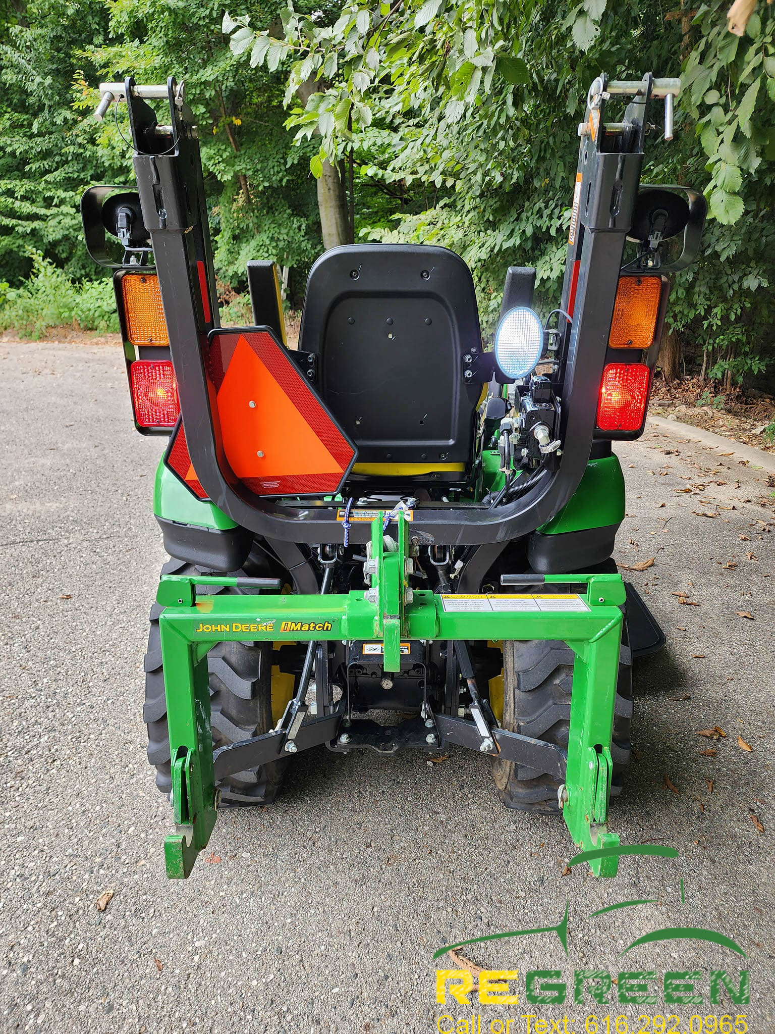 2019 John Deere 2025R Sub Compact Tractor & Attachments Package - Image 13