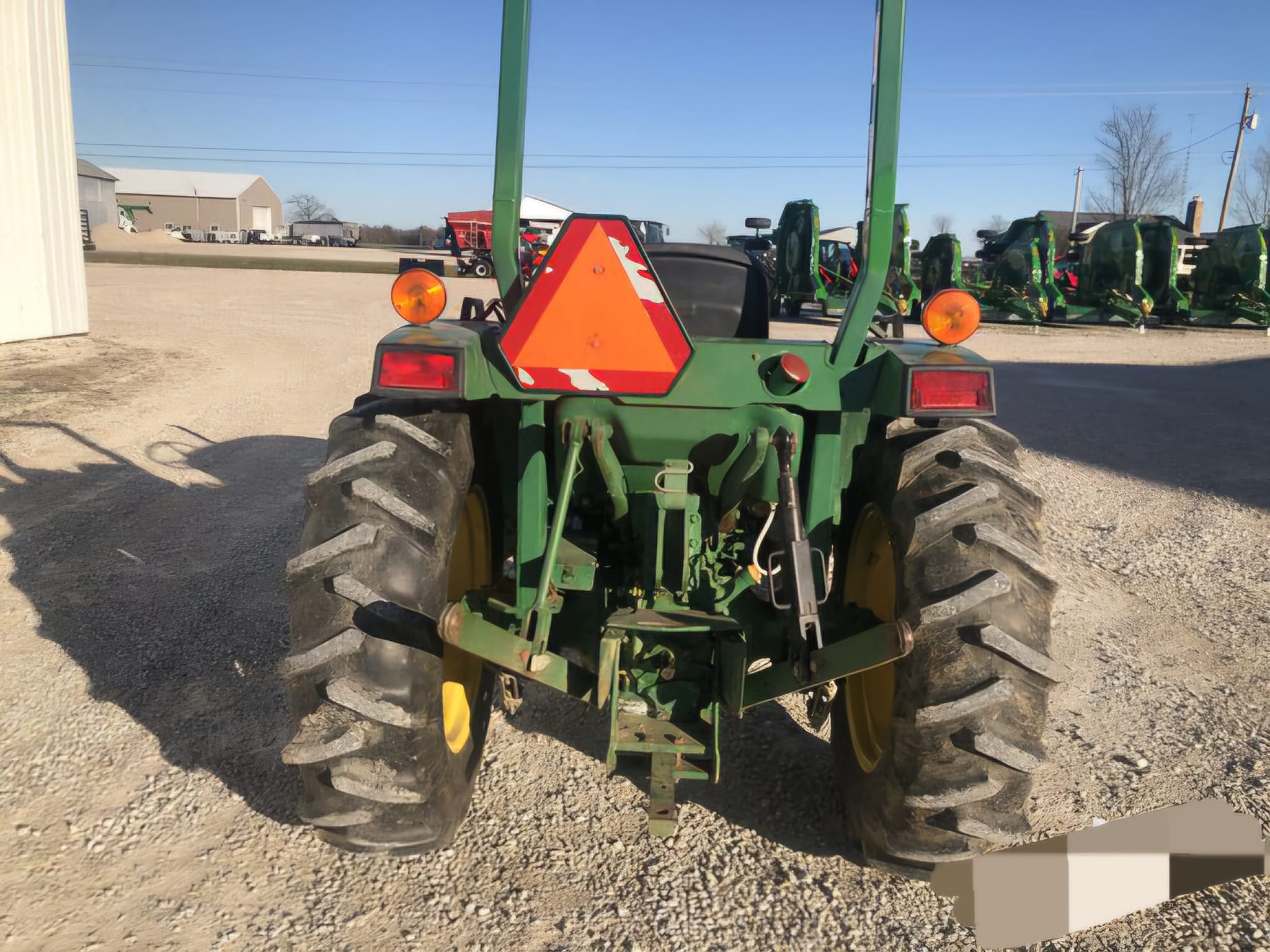 1993 John Deere 870 Compact Tractor - Image 3