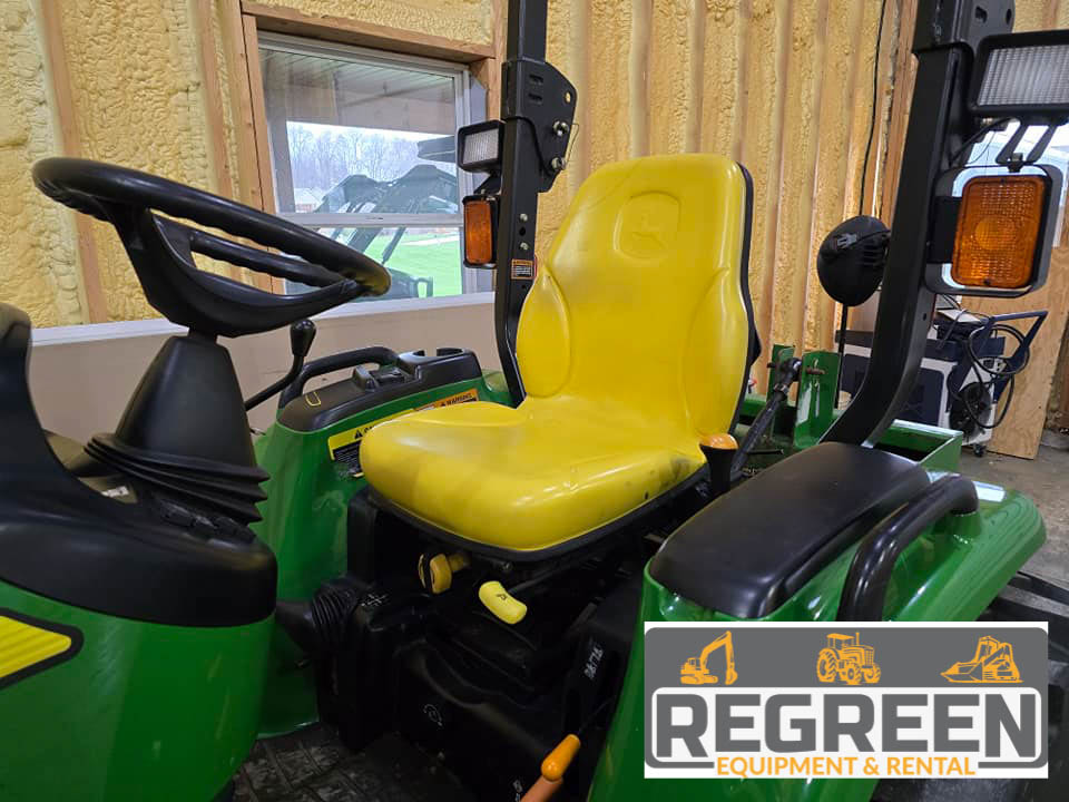 2005 John Deere 3720 Compact Utility Tractor & 300CX Loader - Image 12