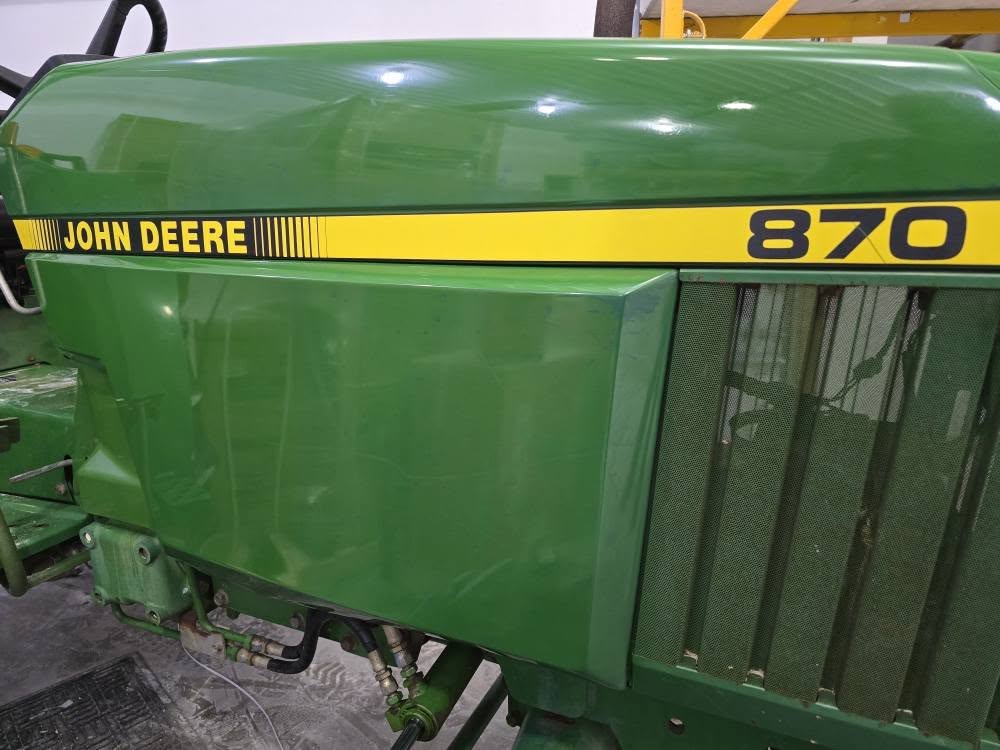 John Deere 870 Compact Tractor - Image 9