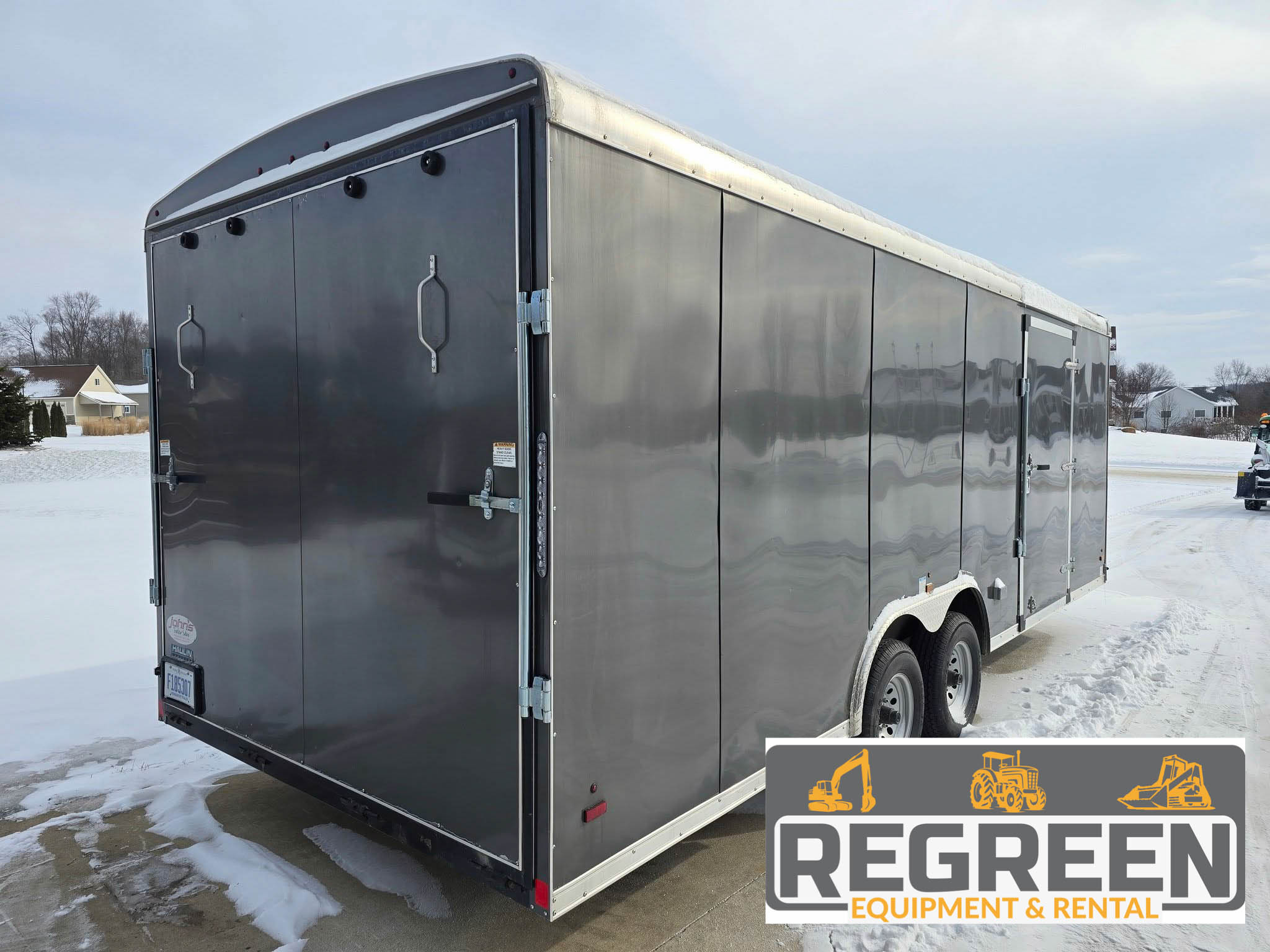 HEATED & AIR CONDITIONED ENCLOSED CAUR HAULER TRAILER FOR RENT  - Image 8